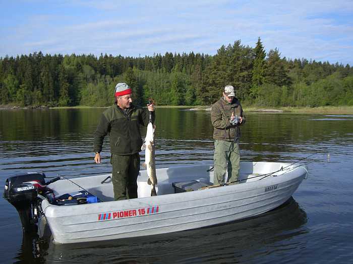 Bereits im Hauspreis enthalten -Angelboot Pioner 15 Fuß/9,9 PS, 4-Takter